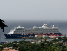 01 Mein Schiff 4 in Roatan
